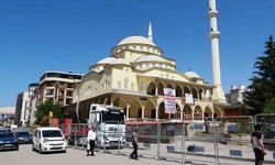 Hz. Ömer Cami esnafı dükkanları boşaltıyor