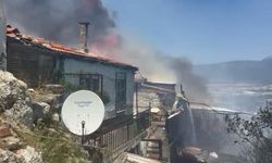 İzmir’de bahçede çıkan yangın eve ve depoya sıçradı