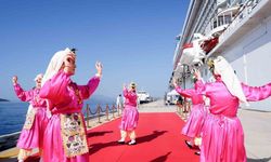 Malta bayraklı kruvaziyer Bodrum’a ilk seferini yaptı