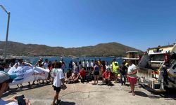 Marmarisli gönüllülerden koy temizliği