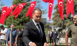 Başkan Özdemir: "O karanlık gecede sadece darbe girişimi engellenmedi"