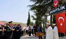 Bilecik’te 15 Temmuz Demokrasi ve Millî Birlik Günü dolayısıyla şehitlik ziyaret edildi