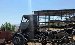 Çorum’da trafo patladı: Oto geri dönüşüm atölyesi ve arı kovanları yandı