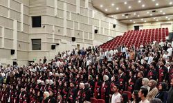 ERÜ Eczacılık Fakültesi 16. dönem mezunlarını verdi