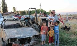 Ev, traktör ve otomobili yanan çift 4 torunuyla yuvasız kaldı