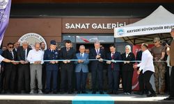 Kayseri Büyükşehir, 15 Temmuz’un ruhunu sanatla anlattı: ‘Zaferin Adı Türkiye’ sergisi açıldı