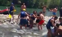 Rafting merkezinde can yeleği giyme tartışması kürekli kavgaya dönüştü
