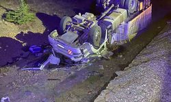 Şarkikaraağaç’ta devrilen tırın sürücüsü yaralandı