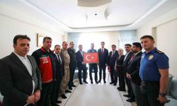 Vali Aydoğdu, Gazi Çatma’yı evinde ziyaret etti