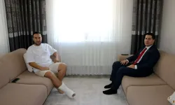 İl Sağlık Müdürü Özdemir'den 15 Temmuz Gazisine anlamlı ziyaret