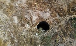 Balıkesir’deki 6.1’lik deprem sonrası Eskişehir’de oluşan obruk dron ile görüntülendi