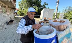 Yarım asırdan fazladır köy köy gezerek dondurma satıyor