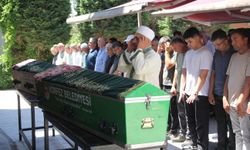 Sakarya'da trafik kazasında anne ile kızı öldü, baba yaralandı
