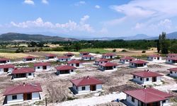 Sındırgı'daki deprem konutlarının inşası tamamlanıyor