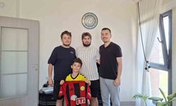 Eskişehirspor'un minik kahramanına Üni Nefer'den anlamlı ziyaret