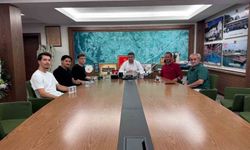 Gedizli profesyonel futbolcular Başkan Akel ile bir araya geldi