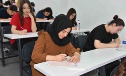 Menemen'de YKS öncesi prova üniversite amfisinde