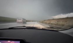 Meteoroloji uyarmıştı: Kars'ta dolu yağışı yolları beyaza bürüdü