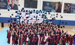 Tavşanlı'da geleceğin sağlıkçıları kep fırlattı