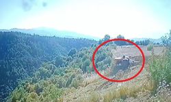Traktör altında kalan çiftçinin hayatını kaybettiği kaza anı güvenlik kamerasında