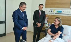 Vali Yılmaz'dan şehitin kardeşine 'geçmiş olsun' ziyareti