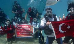 Fethiye'de Sıra Dışı Milli Takım Destegi: Su Altında Pankart Açtılar!