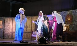 Sapanca’da Yağmur Altında Tiyatro