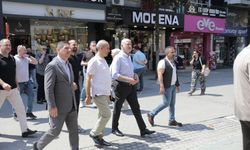 Başkan Altuğ Çark Caddesi Esnafıyla Buluştu: "Ticaret Şehrin Şah Damarıdır"