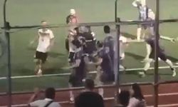 Saha savaş alanına döndü! Hendek'teki turnuvada tekme tokatlı kavga