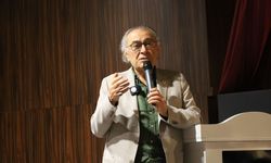 AKM’de dolu salonda konuşan Prof. Dr. Tarhan: “Empati ve anlayış büyük önem taşıyor”
