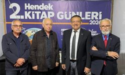 Gazeteci Yazar Orhan Topçu'nun imza gününe yoğun katılım