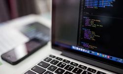 Dijital Mecralarda Yeni Dönem: Falcı, Medyum ve Astrolog Reklamlarına Kısıtlama Geliyor!