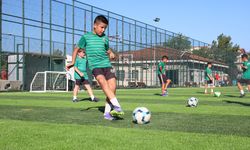 Büyükşehir'in yenilediği zeminde ilk düdük çaldı