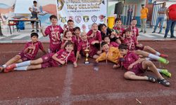 Balıkesir'de depremden etkilenen çocuklar U11 Futbol Turnuvası'nda buluştu