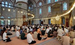 Fatih Şehzade Camisi'nde 15 Temmuz şehitleri için dua programı düzenlendi
