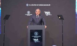 Bakan Ersoy: 'Turizm geliri ilk 6 ayda 25,7 milyar dolar oldu'
