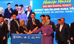 Bakan Kurum: 'Deprem bölgesinde son vatandaş evine kavuşana kadar ayrılmayacağız'