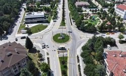 Bolu'da trafik güvenliği için yol çizgileri yenileniyor