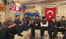 Depremde yaptığı ahşap ev, motosiklet severlerin buluşma noktası oldu