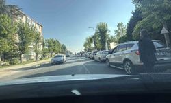 Düğün konvoyu ambulasların çıkış yaptığı kapıyı kapattı