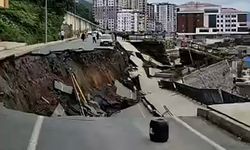 Rize'de yol çöktü, 2 bina tedbir amaçlı tahliye edildi