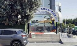 Yaşı küçük temizlikçi havuz kaydırağından düşüp ağır yaralandı