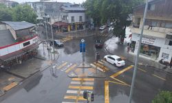 Beklenen yağış şehri vurdu: Sakarya kırmızı-turuncu alarmda!