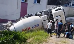 Kocaali’de beton mikseri devrildi