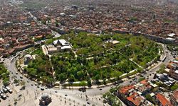 Yazın Bembeyaz Bir Düzlüğe Dönüşen Dev Göl