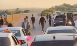 Düğün değil rezillik! Yolu traktörle kestiler, dakikalarca ateş açtılar
