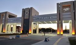 SAÜ Kampüsünde "Hızlı Gitme" Kavgası: Profesör Hastanelik Oldu, Kurye Serbest Bırakıldı