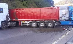 D-650 Kara Yolunda İki TIR Çarpıştı: Kilometrelerce Araç Kuyruğu Oluştu