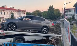 Başkan Püsküllü kızınca, tapu müdürlüğünün önünü kazdırdı