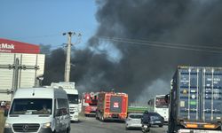 GÜNCELLEME - Kocaeli'de geri dönüşüm deposunda çıkan yangın kontrol altına alındı